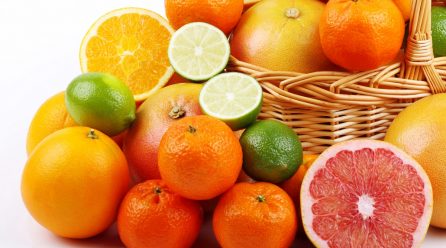 Viete, ako máte správne jesť ovocie?